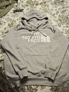 The North Face Men’s Gray Logo Hoodie